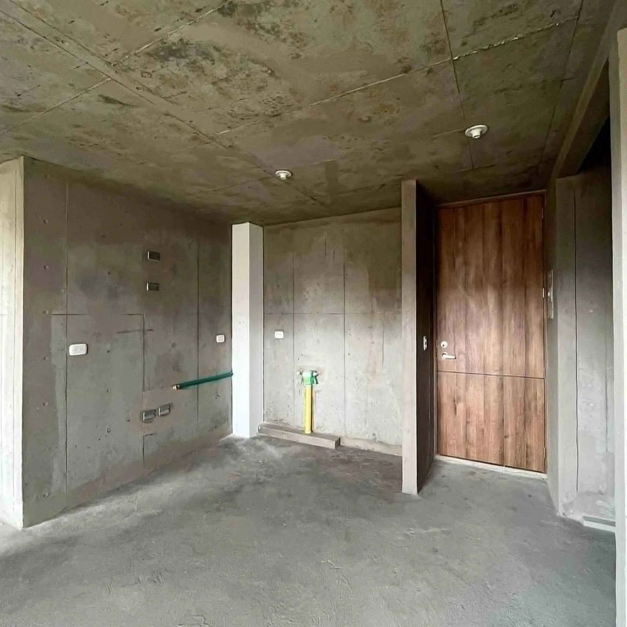 Antes de la remodelación: Remodelación técnica de apartamento